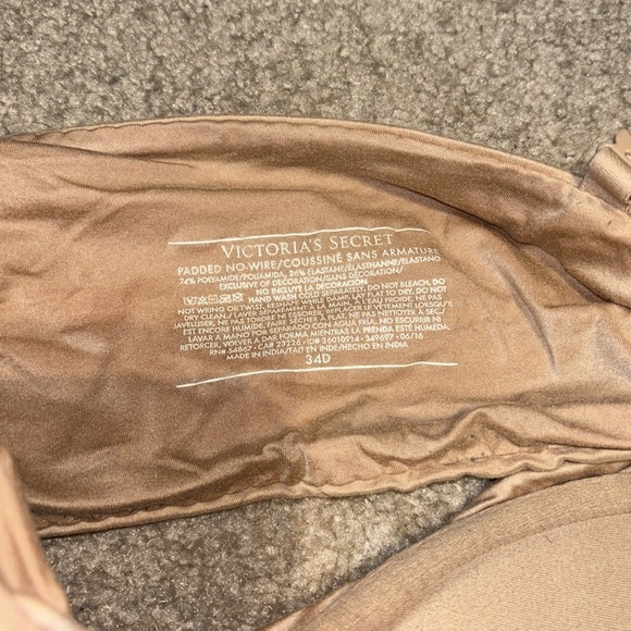Victoria’s Secret Wireless Push Up Bralette - Picture 7 of 7